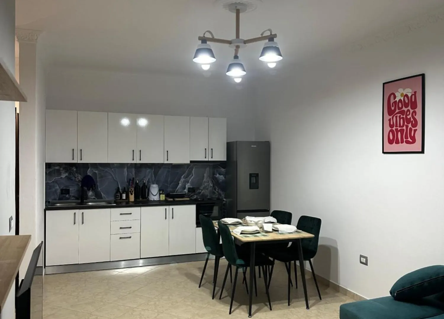 Blue Adria Apartments ドゥラス アルバニア